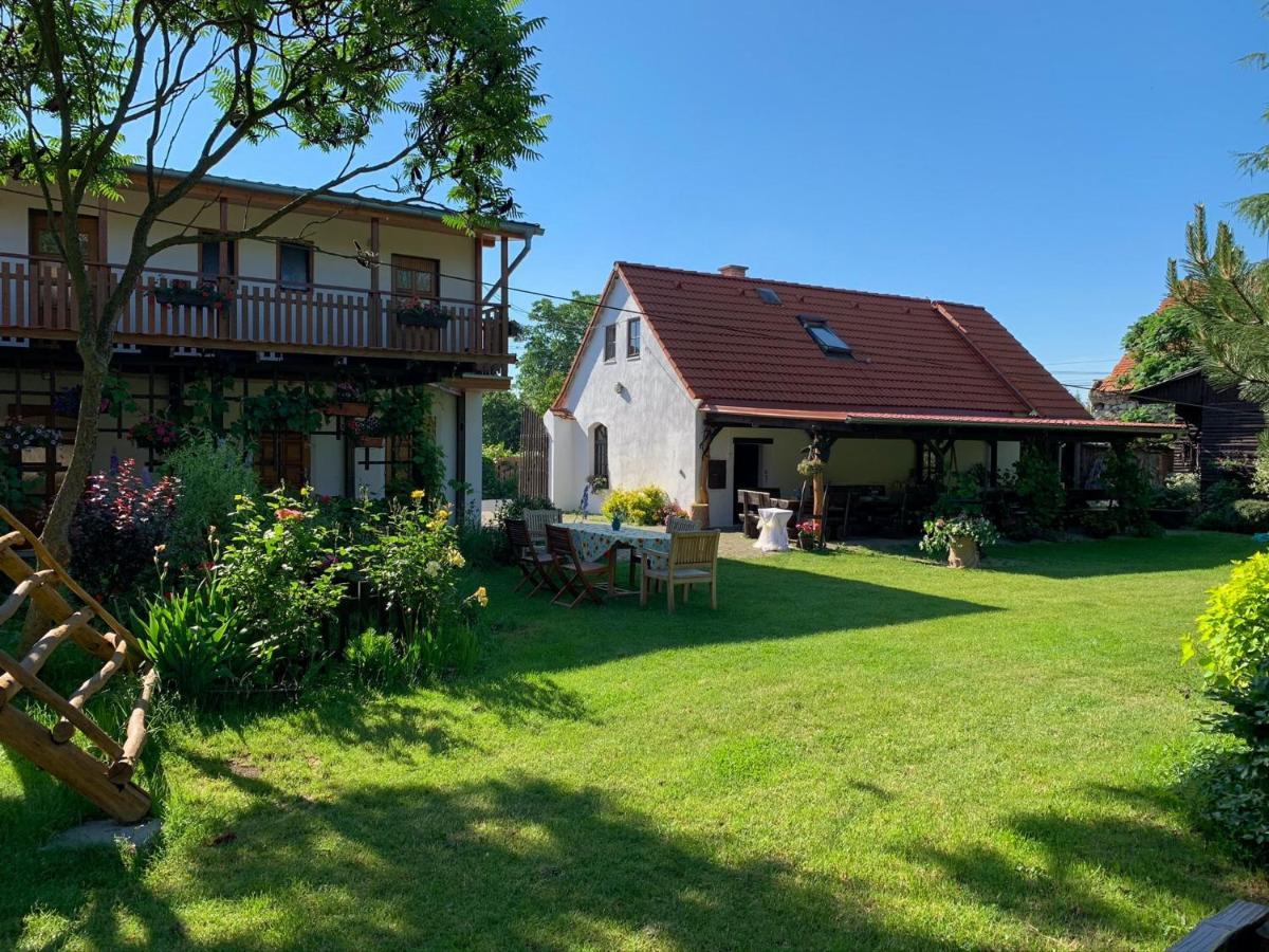 Rybarska Basta Vikletice - Nechranice Vila Chbany Exterior foto